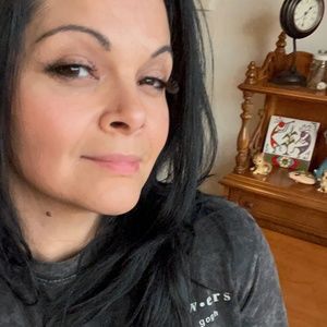 Meet your Posher, Liz